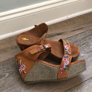 Platform boho embroidered sandal